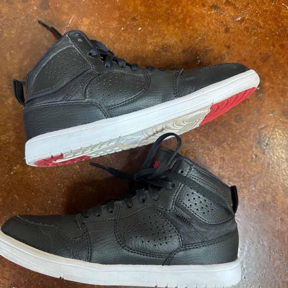 Jumpman Shoes - Picture 6 of 7